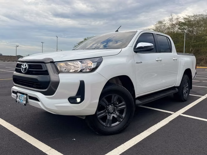 TOYOTA HILUX 2025 SR 4X4 || AUTOMATICA