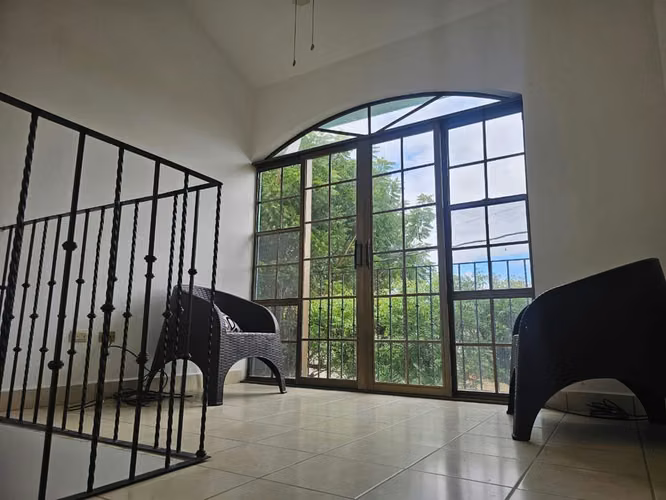 Renta townhouse 3 hab. con A/C central en Las Colinas – US$890 - Imagen 5