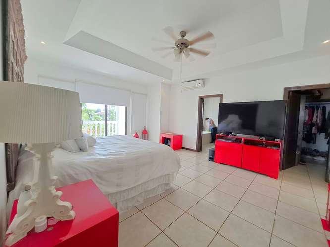 KW - Venta, casa en Altos de Santo Domingo