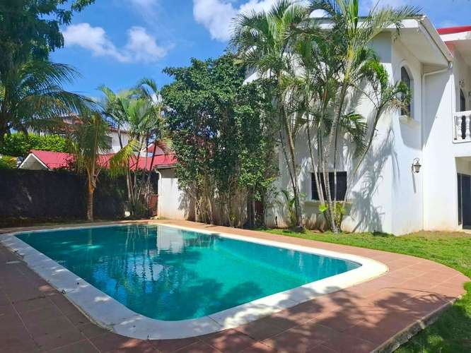 KW - Venta, casa en Altos de Santo Domingo