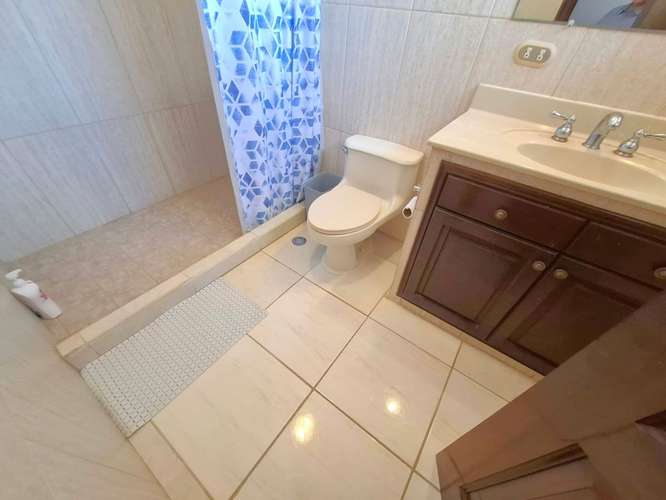 KW - Venta, casa en Altos de Santo Domingo