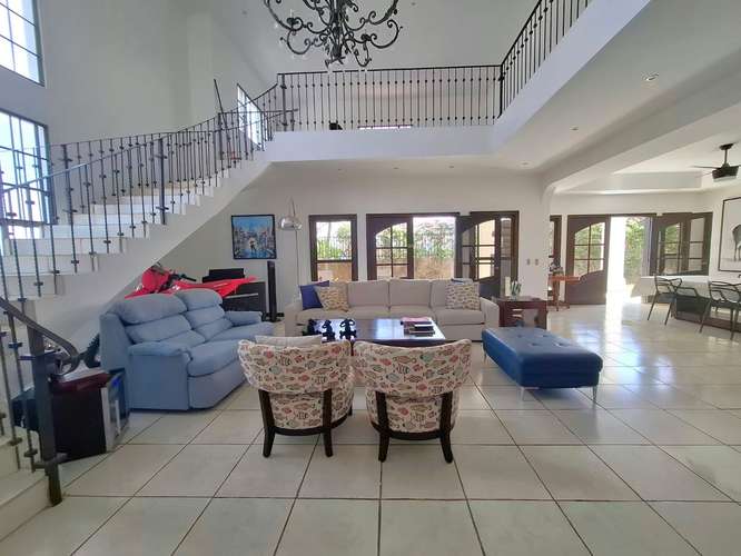 KW - Venta, casa en Altos de Santo Domingo