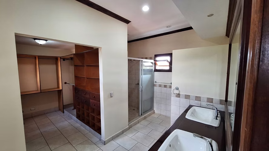 Estancia Santo Domingo, Calle Burgos, casa 9 B Datos de la casa: Tamaño del terreno 2227.10 varas Área construida 496 me - Imagen 8