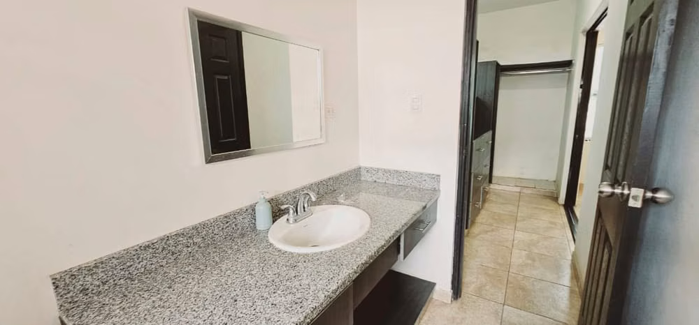  ¡Hermosa Casa en Renta en Residencial Villa El Rosario! - Imagen 11
