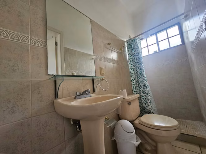  ¡Exclusiva Casa en Renta - Confort y Estilo Moderno! - Imagen 5