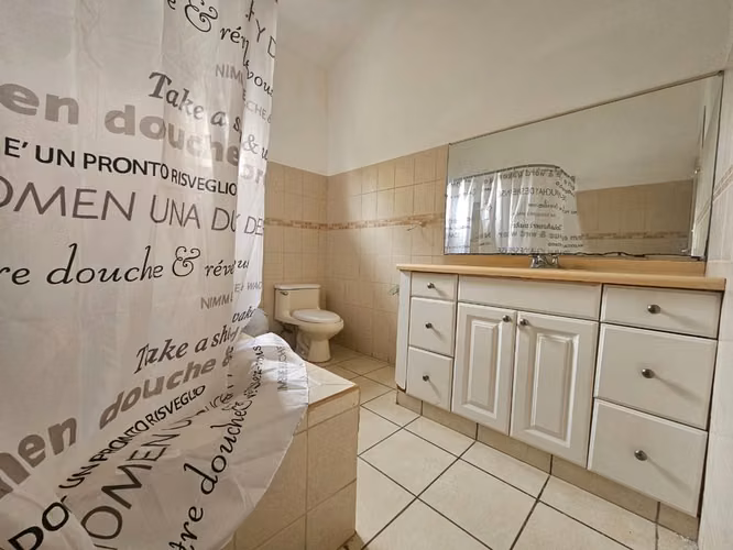  ¡Exclusiva Casa en Renta - Confort y Estilo Moderno! - Imagen 6
