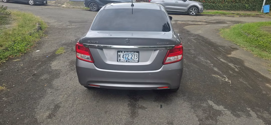 Renta de Vehiculo Sedan