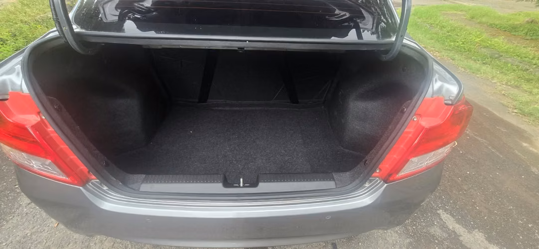 Renta de Vehiculo Sedan