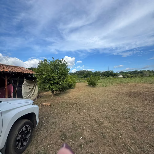  10,000 VARAS² EN CHIQUILISTAGUA CARRETERA VIEJA A LEON .