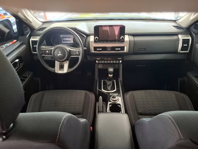 MITSUBISHI L200 GLS AÑO 2025