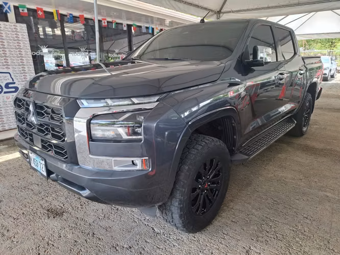 MITSUBISHI L200 GLS AÑO 2025