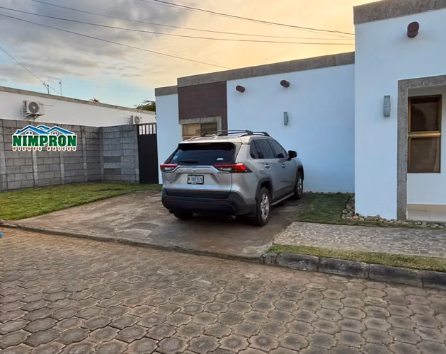 ¡Se vende casa en Zona Residencial con  doble terreno en Veracruz! 
