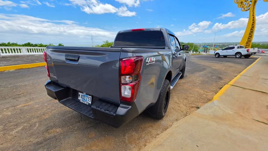 PRECIOSA ISUZU D-MAX 2024 - Imagen 7