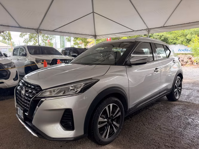 NISSAN KICKS YEAR 2023