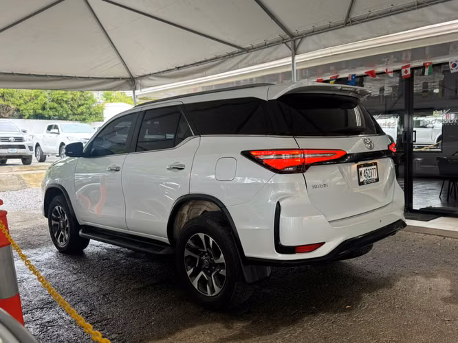 TOYOTA FORTUNER SRV AÑO 2026