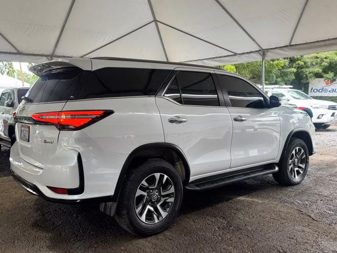 TOYOTA FORTUNER SRV AÑO 2026