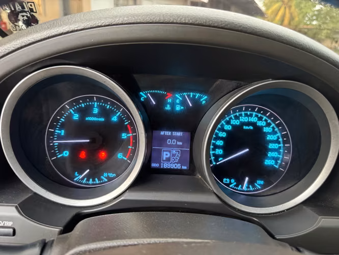 Land Cruiser Vx Año 2010  - Imagen 11