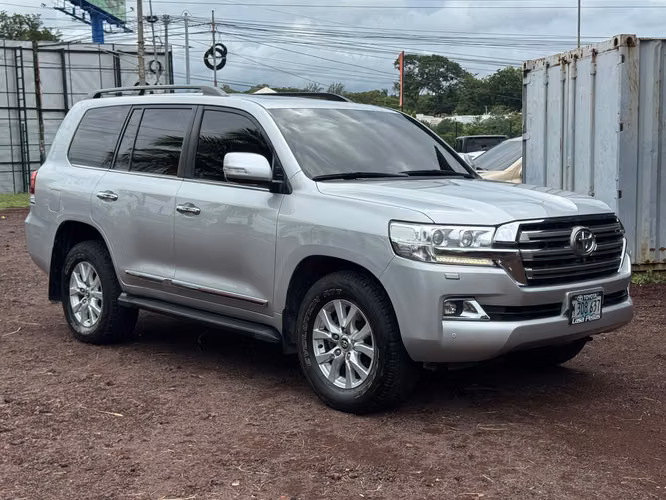 Land Cruiser VX Año 2019  - Imagen 5
