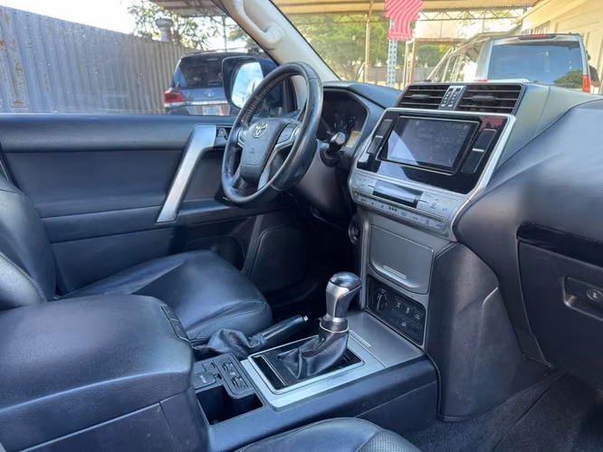 Land Cruiser prado TXL Año 2018 - Imagen 12