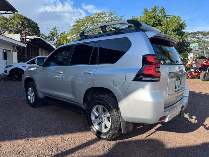 Land Cruiser prado TXL Año 2018 - Imagen 4