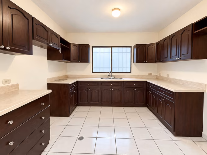  SE RENTA AMPLIA CASA | VIVIENDA U OFICINAS - Imagen 3