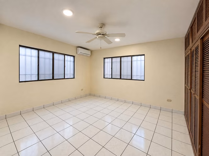  SE RENTA AMPLIA CASA | VIVIENDA U OFICINAS - Imagen 6