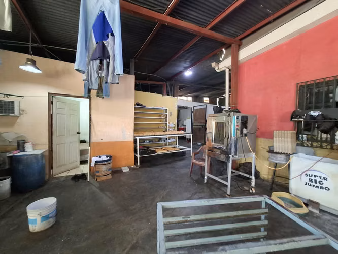GG - Venta de local comercial en Campo Bruce, cercano al mercado Oriental. - Imagen 8