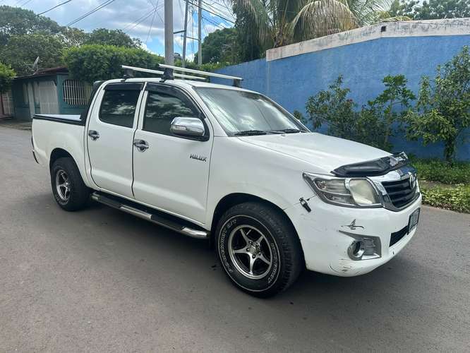 Hilux Baja 4*2  -  2014