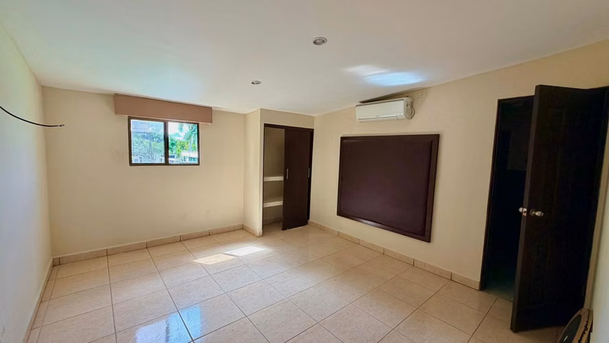 TP - EDIFICIO COMERCIAL EN BOLONIA - Imagen 7