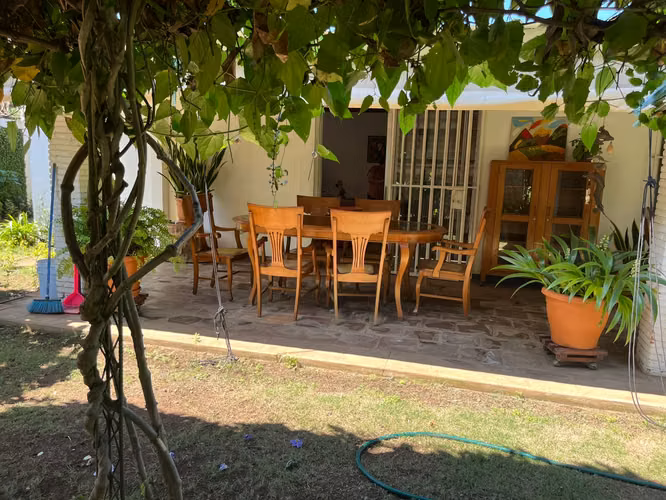  ¡CASA AMUEBLADA EN RENTA EN COLONIAL LOS ROBLES! - Imagen 2