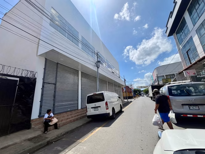 FP- Rento edificio comercial en el mercado Oriental  - Imagen 3