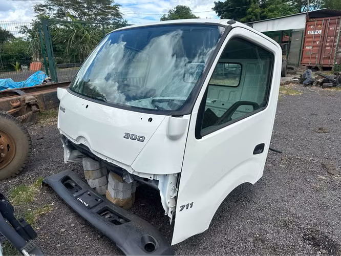 HINO CABIN 300 / / 2026