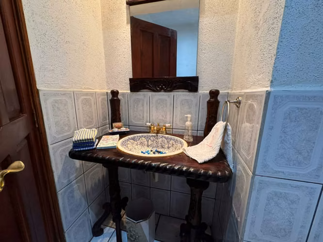  KW - Casa Esquinera en Venta en Las Colinas