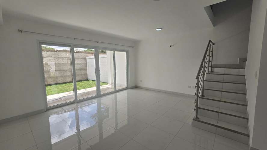 Casa nueva de dos plantas en renta en Condominio Sendero de Las Colinas, Las Colinas, Managua - Imagen 6
