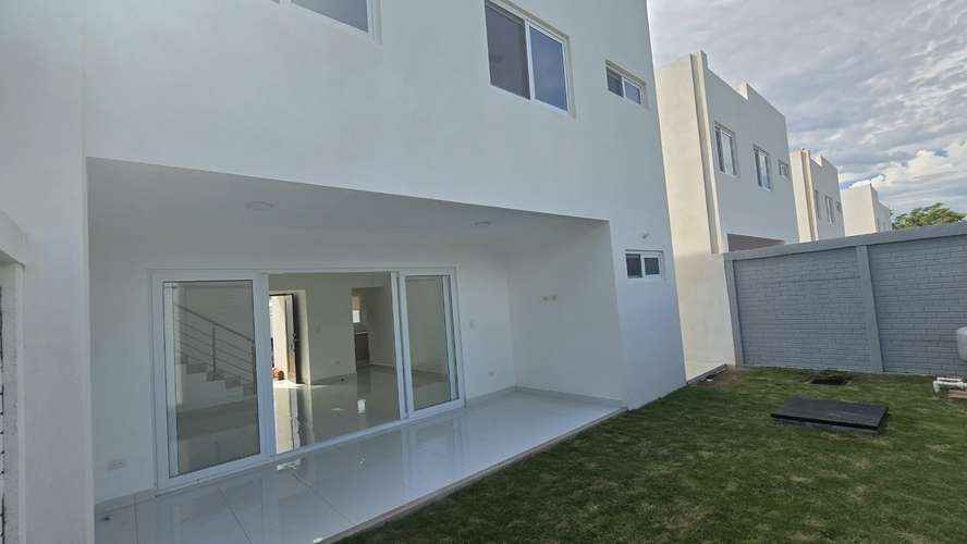 Casa nueva de dos plantas en renta en Condominio Sendero de Las Colinas, Las Colinas, Managua - Imagen 19
