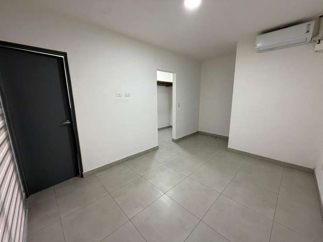 Condominio con piscina comunal, casa en renta!  - Imagen 10
