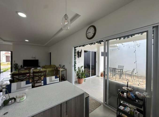 Condominio con piscina comunal, casa en renta!  - Imagen 7