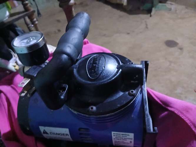 Succionador de flema en buen estado... ojo solo ay que compra el vaso y la manguera eso se cambia... negociable 