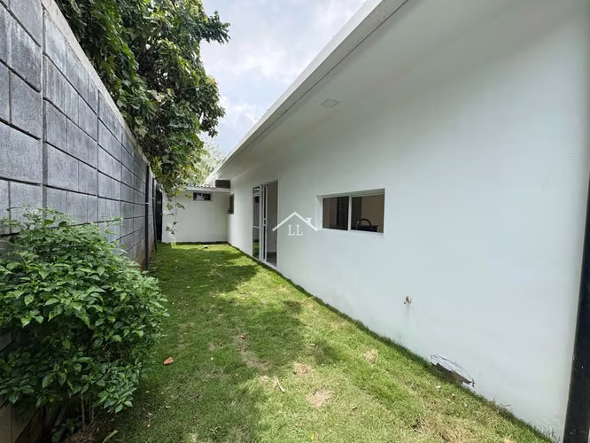 LL - Se Vende Complejo de 4 Casas en Santo Domingo - Imagen 6