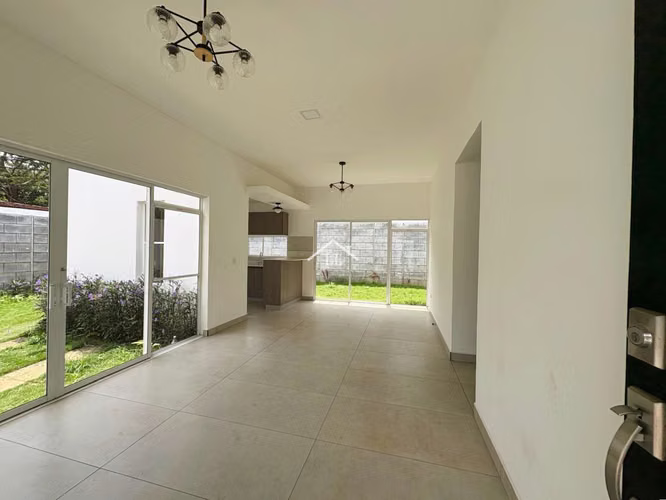 LL - Se Vende Complejo de 4 Casas en Santo Domingo