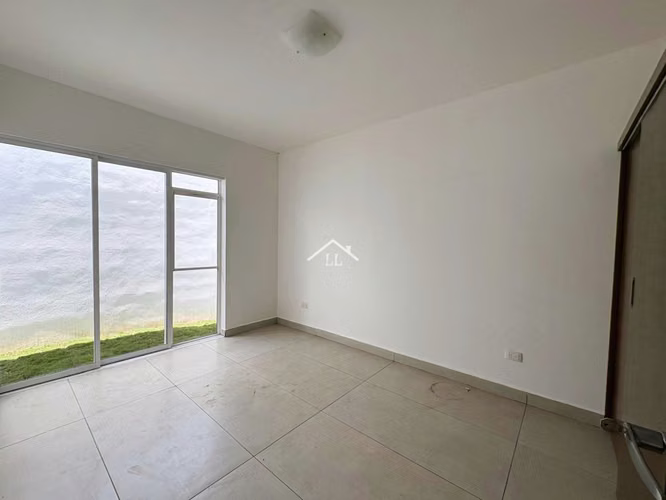LL - Se Vende Complejo de 4 Casas en Santo Domingo - Imagen 3