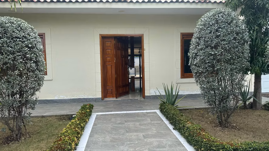 En Venta Casa espectacular en Condominio km 12 Carretera a Masaya AH