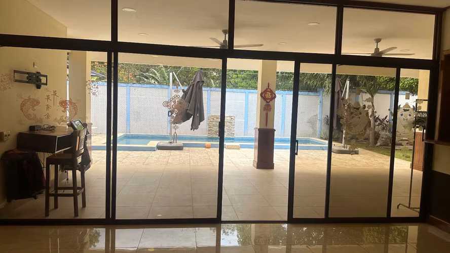En Venta Casa espectacular en Condominio km 12 Carretera a Masaya AH