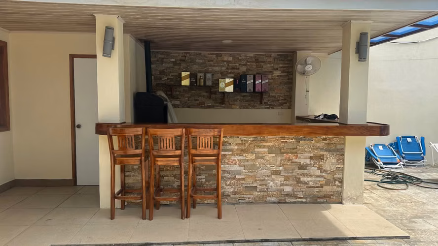 En Venta Casa espectacular en Condominio km 12 Carretera a Masaya AH