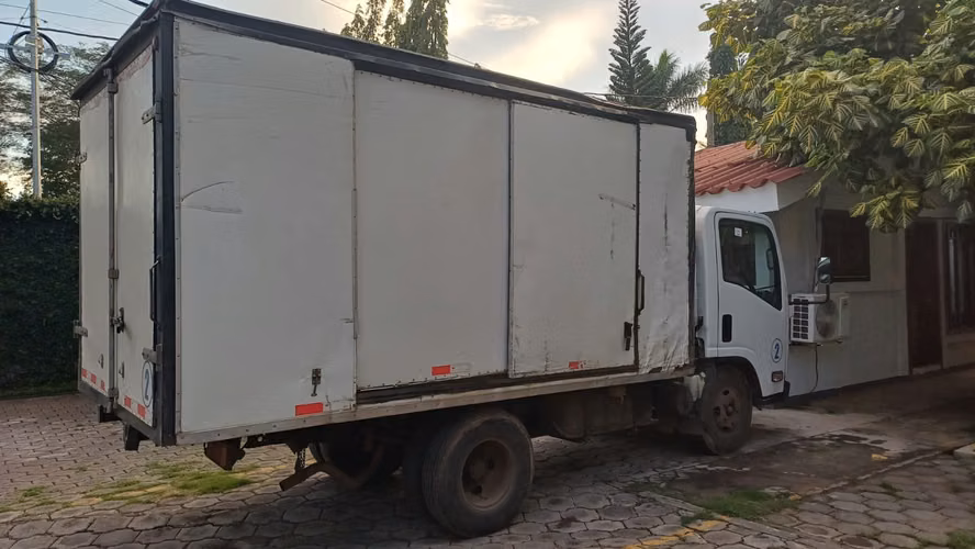 CAMIÓN ISUZU QMR77 2024 DIESEL 3.5 TON | CAJÓN CERRADO | LISTO PARA TRABAJAR  