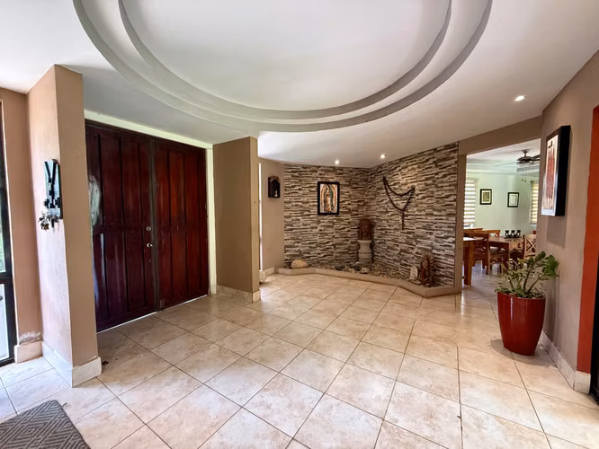 CASA EN VENTA | LAS COLINAS, MANAGUA