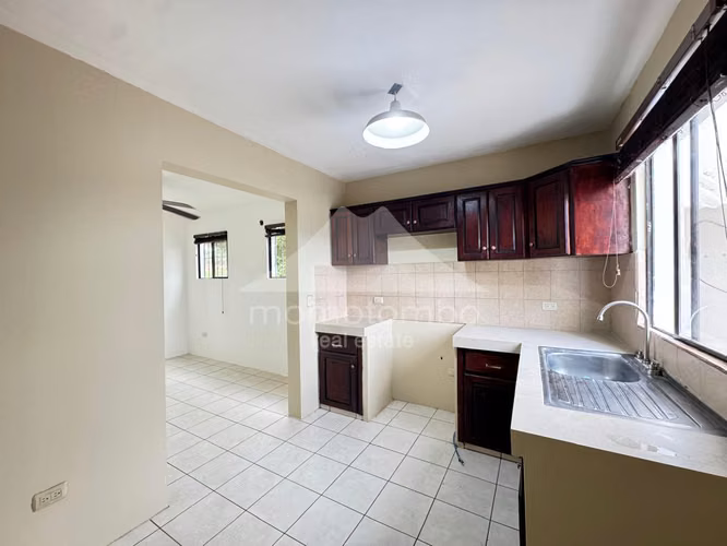 Casa en Venta &amp; Renta Las Colinas, Managua