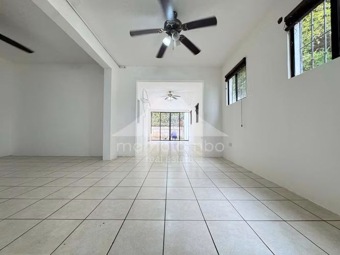 Casa en Venta &amp; Renta Las Colinas, Managua