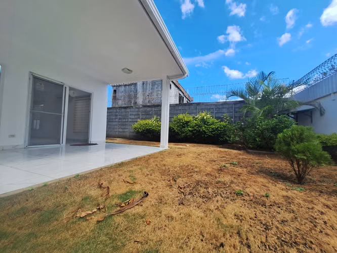 Casa en Venta/Primer entrada Las colinas 