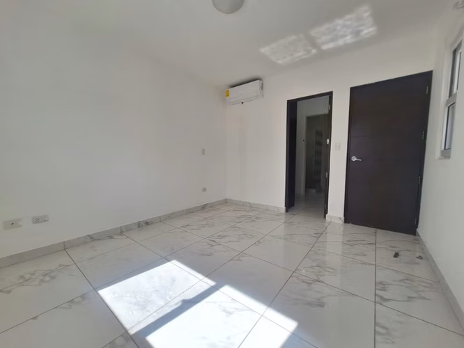 Casa en Venta/Primer entrada Las colinas 